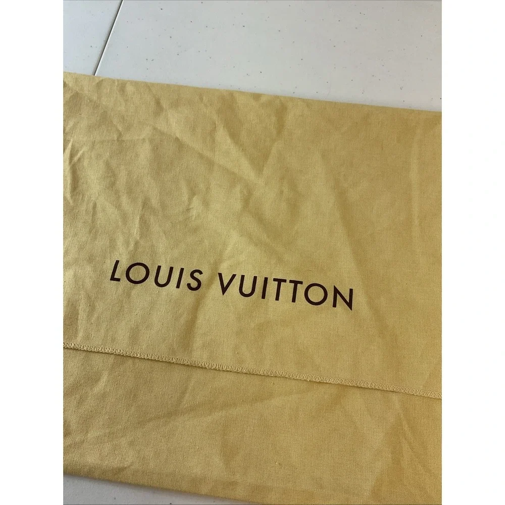 Louis Vuitton 18